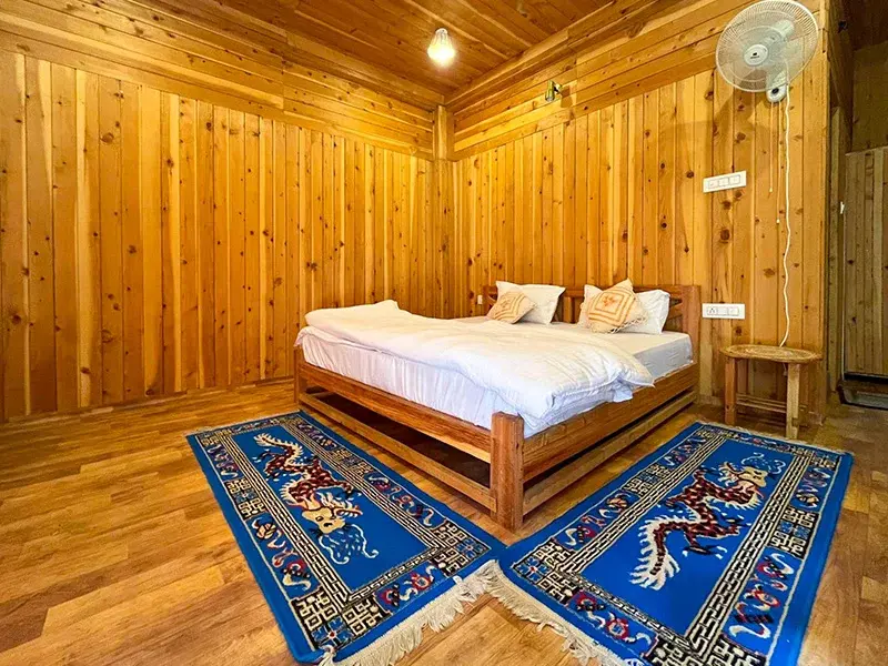 Pine View Cottage Tirthan Deluxe Room